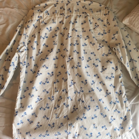 Long Sleeve Button Down w/ Floral pattern - Picture 3 of 3